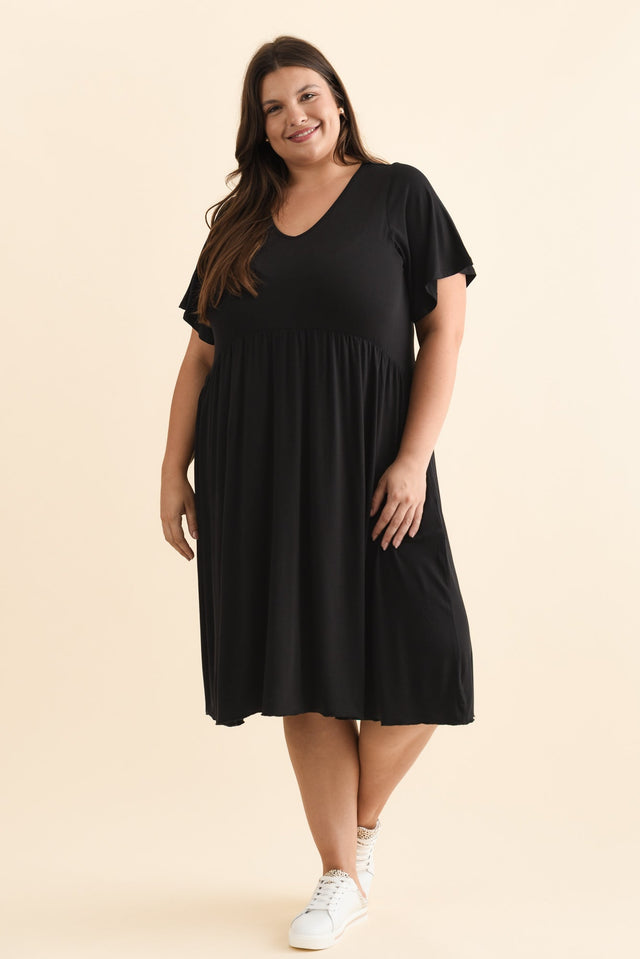 Donna Black Gathered Dress,Brunette model,plus-size,curve-basics,curve-dresses,plus-size-below-knee-dresses,plus-size-basic-dresses,plus-size-work-edit,alt text|model:Gabby