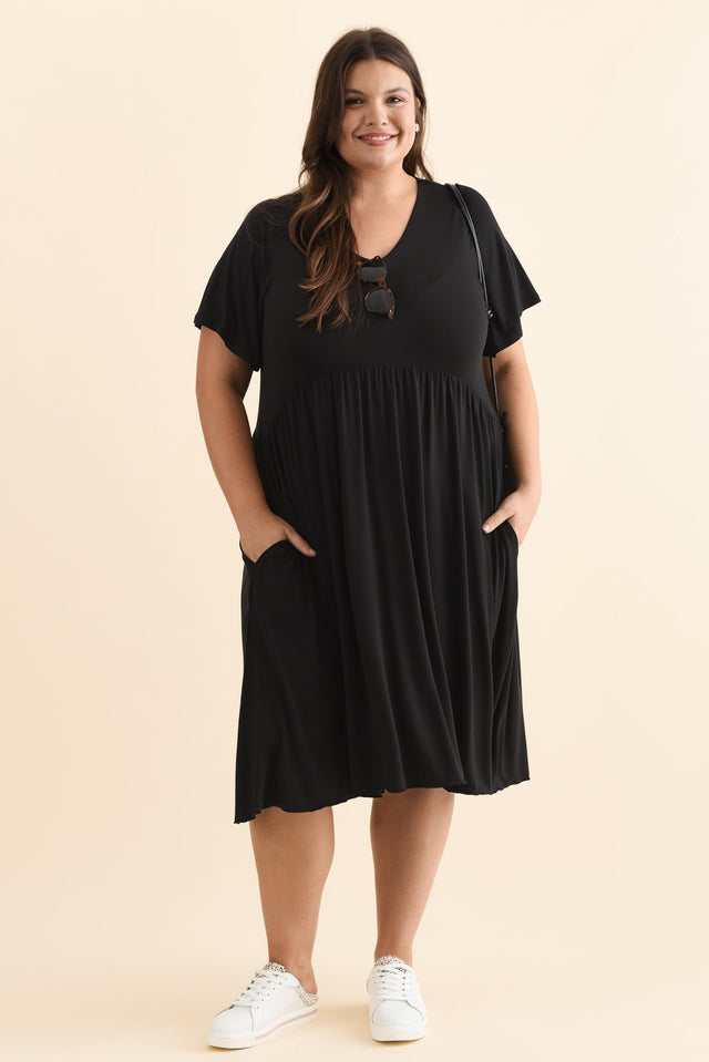 Donna Black Gathered Dress,Brunette model,alt text|model:Gabby image 12