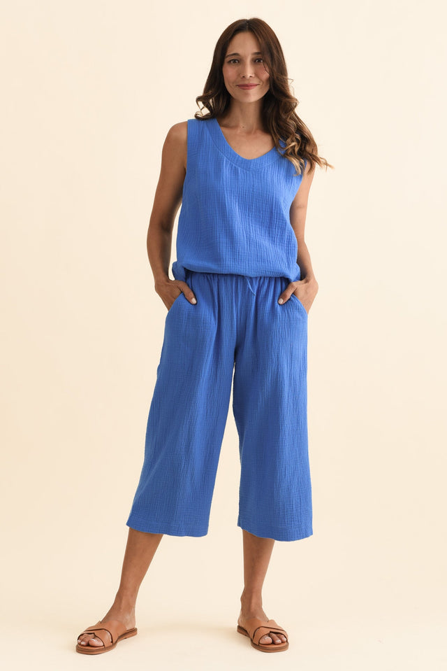 Harvey Cobalt Cotton Cheesecloth Cropped Pants,Brunette model,alt text|model:Cara image 4