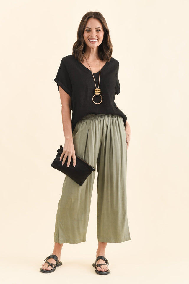 Dorian Black Linen Cotton Top,Brunette model,alt text|model:MJ image 3