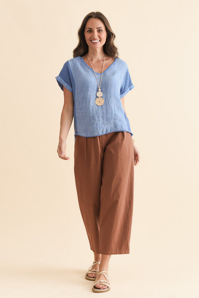Dorian Steel Linen Cotton Top,Full Body,Brunette model,alt text|model:MJ image 6