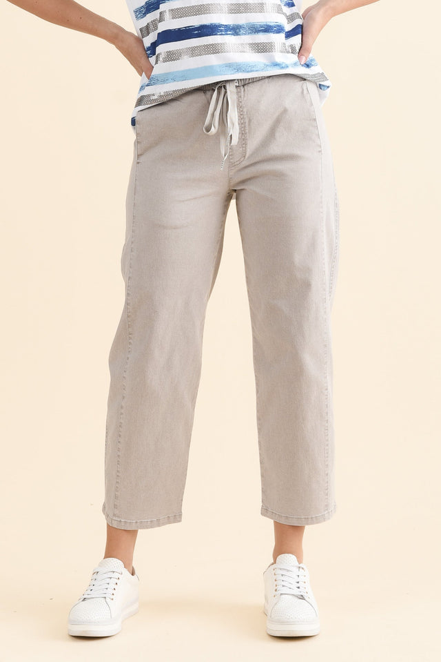 Eleanor Washed Natural Drawstring 7/8 Pants,Front,Brunette model,alt text|model:MJ
