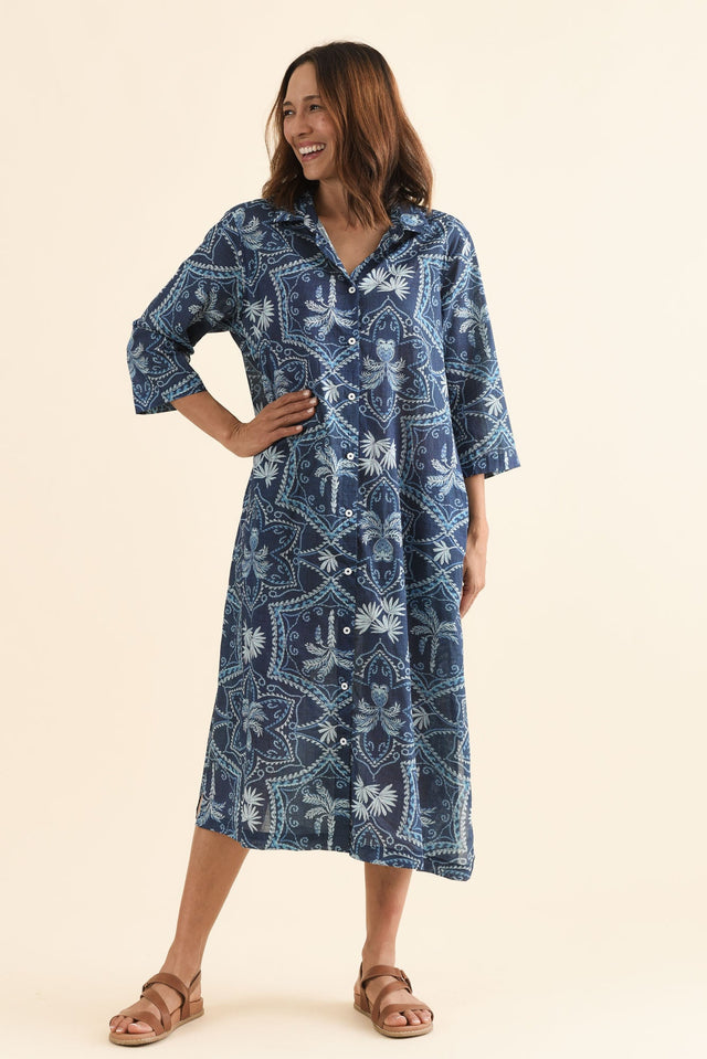 Emis Blue Palm Cotton Shirt Dress,Full Body,Brunette model,alt text|model:Cara image 6