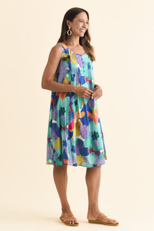 alt text|model:Cara image 4