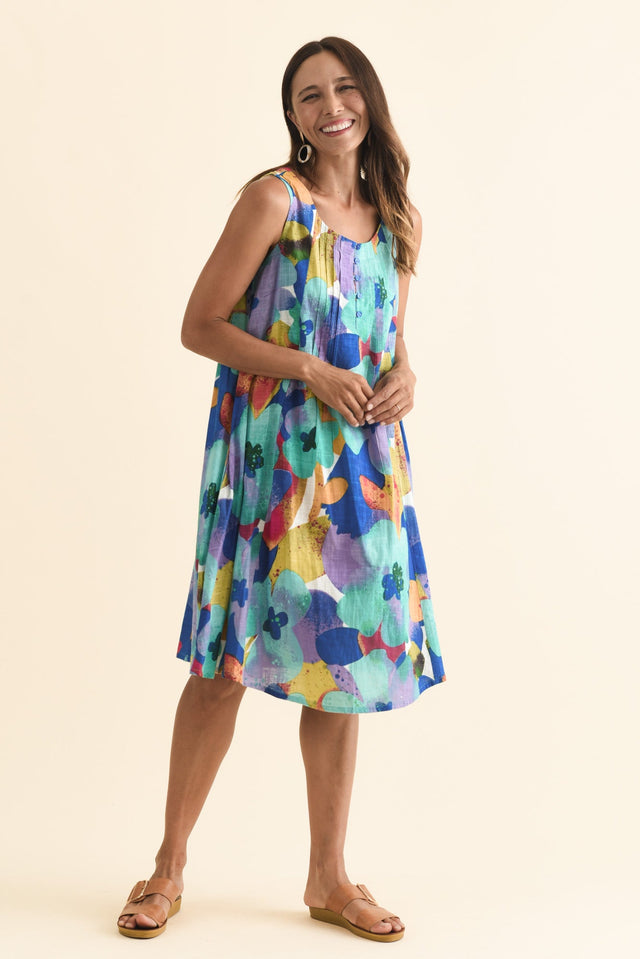 alt text|model:Cara image 3