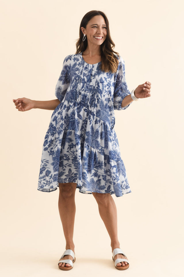 alt text|model:Cara image 7