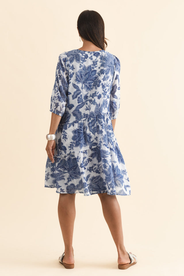 alt text|model:Cara image 5