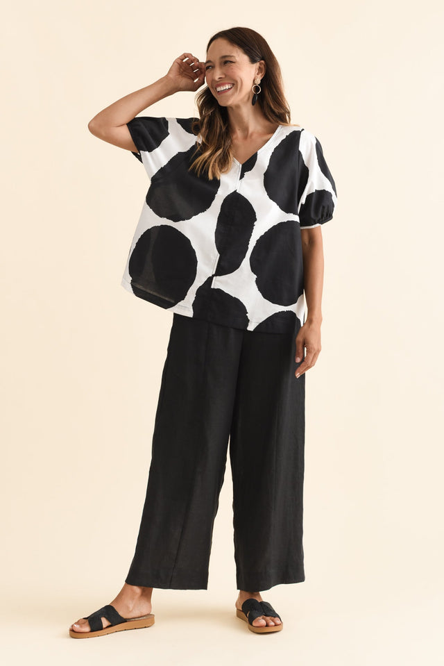 alt text|model:Cara image 3