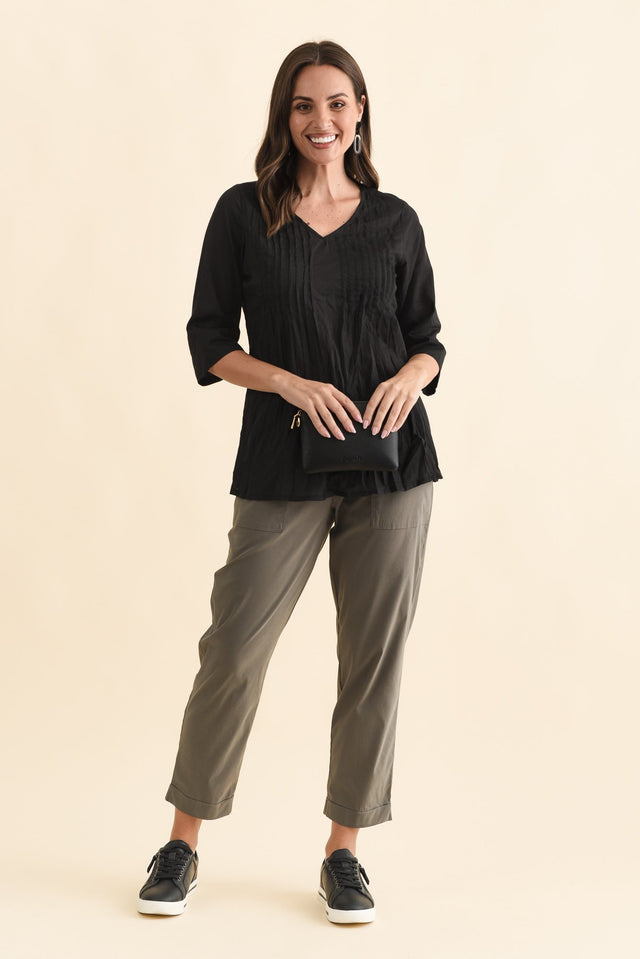 Fia Black Sleeved Crinkle Cotton Top,Brunette model,alt text|model:MJ image 8
