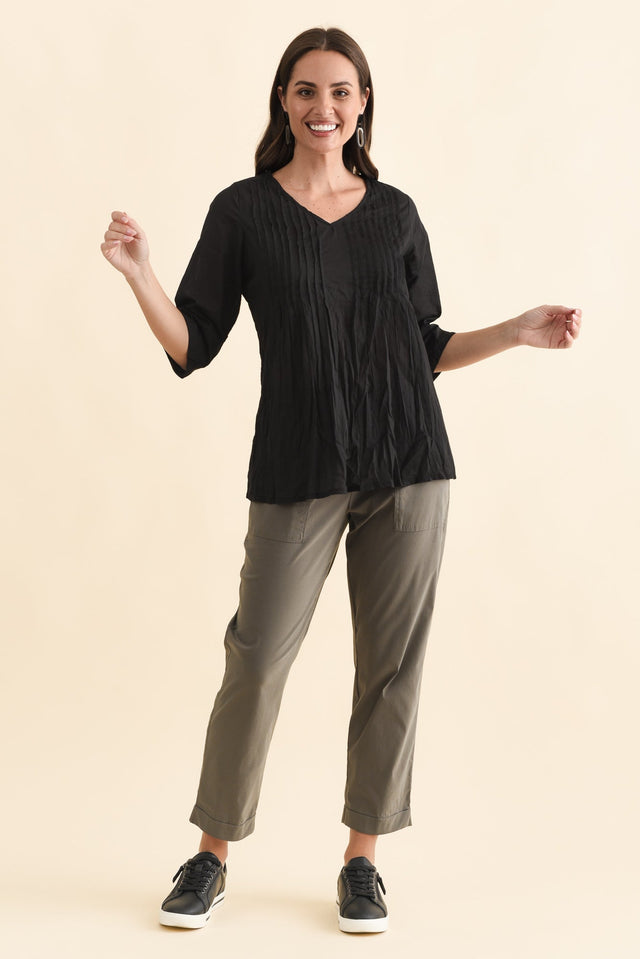 Fia Black Sleeved Crinkle Cotton Top,Brunette model,alt text|model:MJ image 4