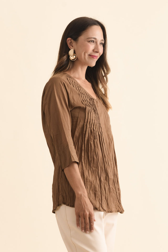 alt text|model:Cara image 4