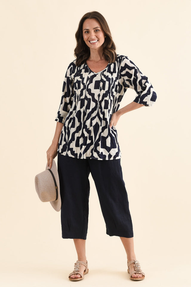 Fia Navy Motif Sleeved Crinkle Cotton Top,Full Body,Brunette model,alt text|model:MJ