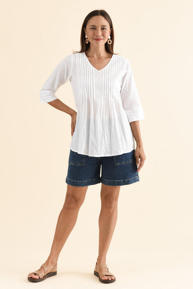 Fia White Sleeved Crinkle Cotton Top,Full Body,Brunette model,alt text|model:Cara image 3