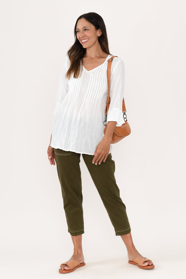 alt text|model:Cara image 3