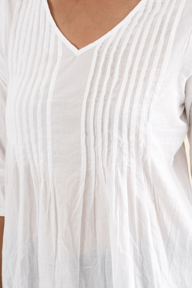 Fia White Sleeved Crinkle Cotton Top,Detail,Brunette model,alt text|model:Cara image 6
