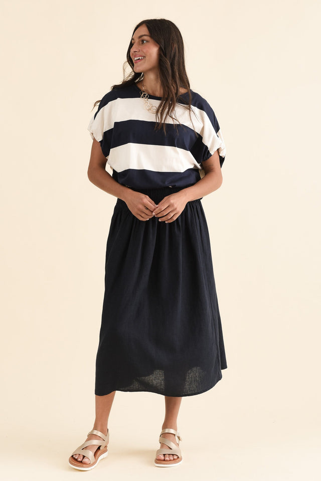 Flair Navy Linen Blend Shirred Skirt,Full Body,Brunette model,alt text|model:Brontie image 6