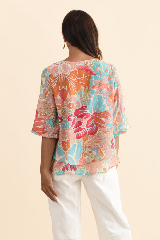 Folk Peach Flower Frill Top,Brunette model,alt text|model:Cara image 5