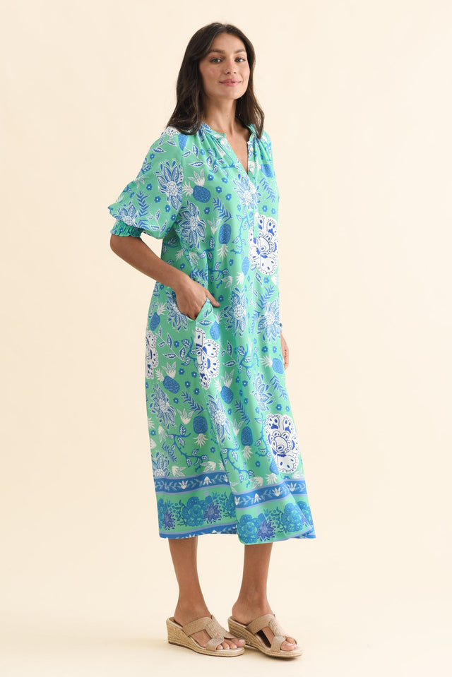 alt text|model:Brontie image 5