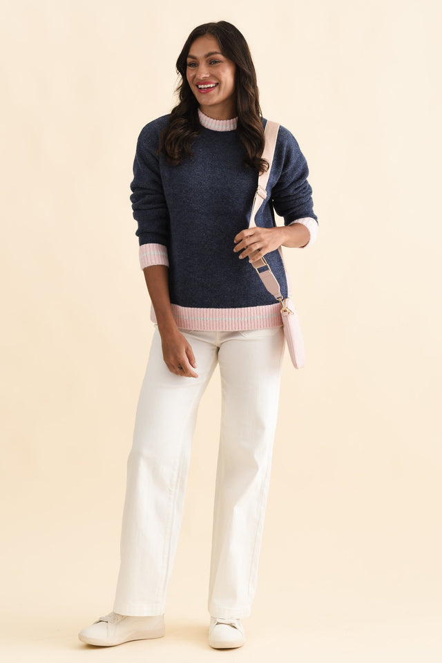 alt text|model:Brontie image 2