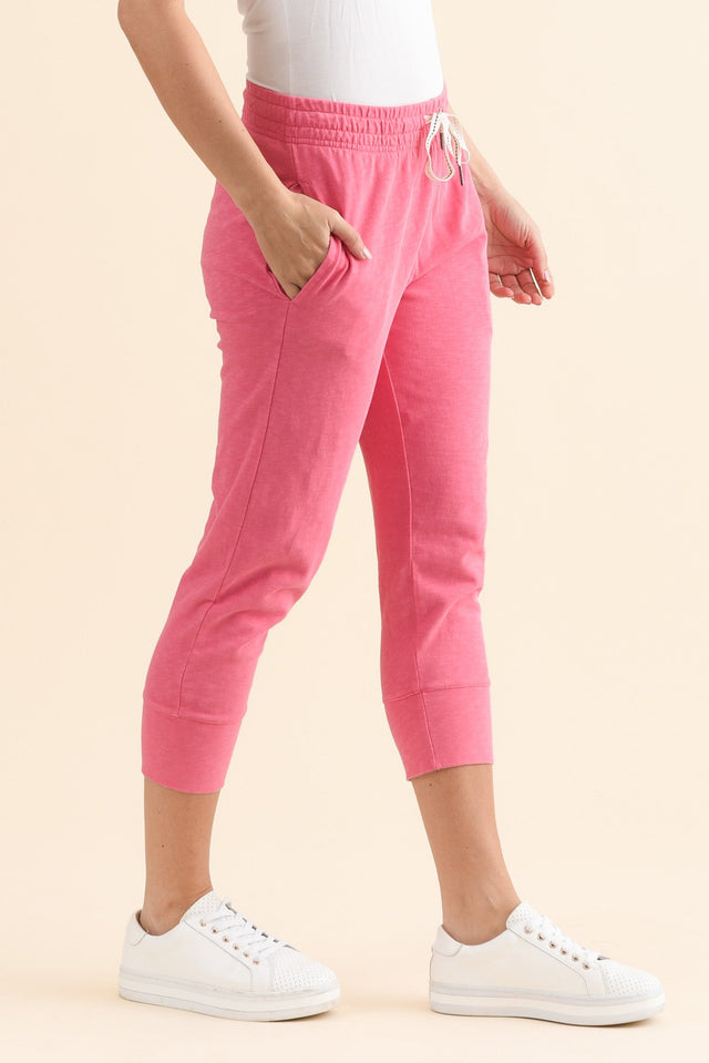 Fundamental Brunch Melon Cotton Sweatpants,Side,Brunette model,alt text|model:MJ image 4