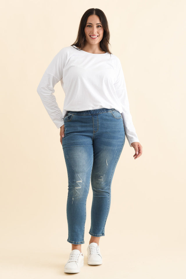 alt text|model:Emilia image 10