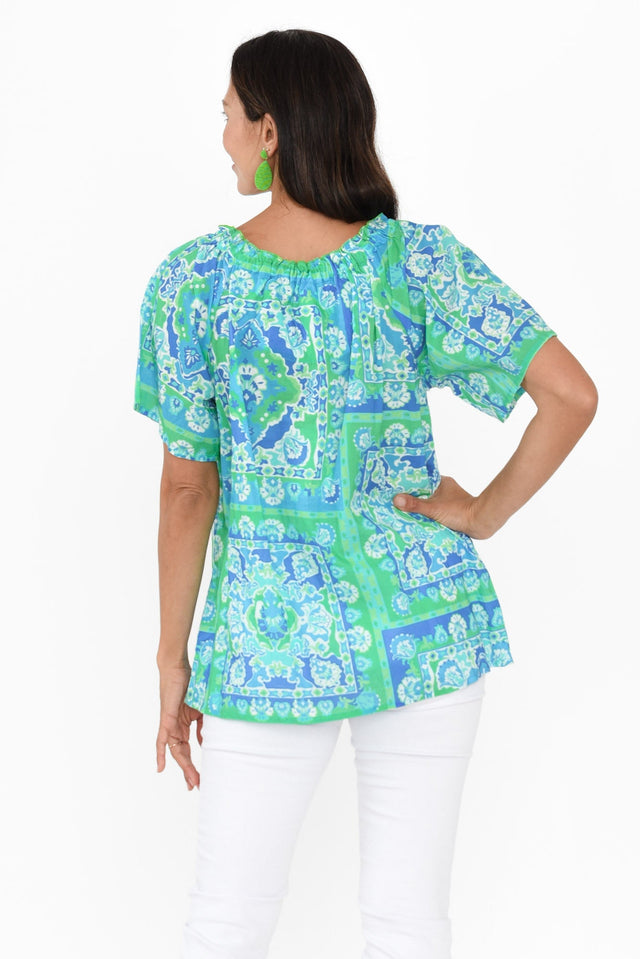 alt text|model:Cara image 5