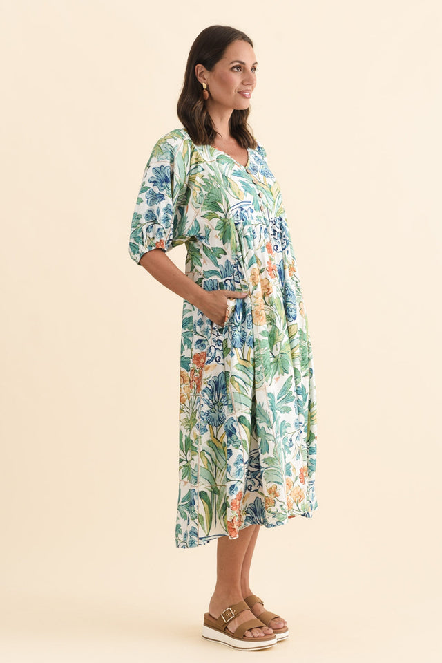 alt text|model:MJ image 3