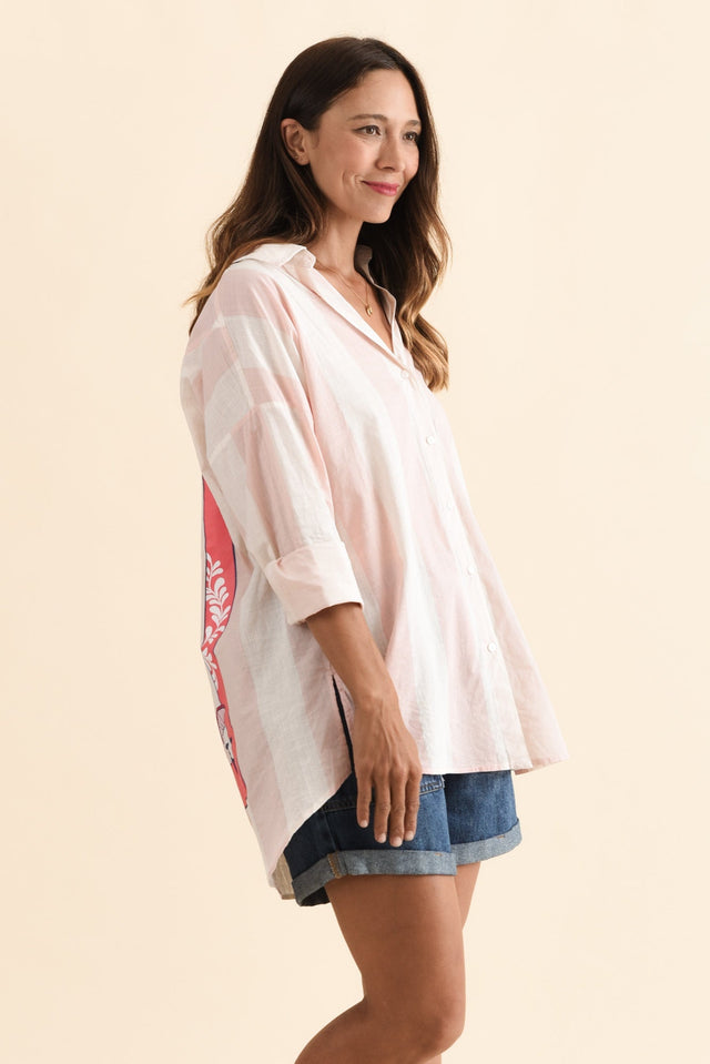 alt text|model:Cara image 4