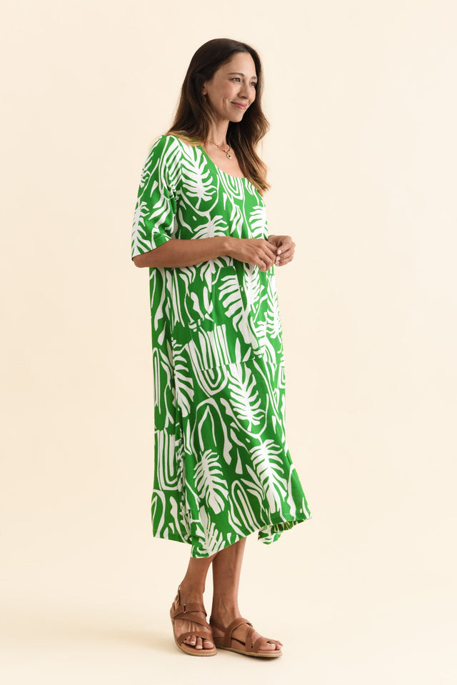 alt text|model:Cara image 4