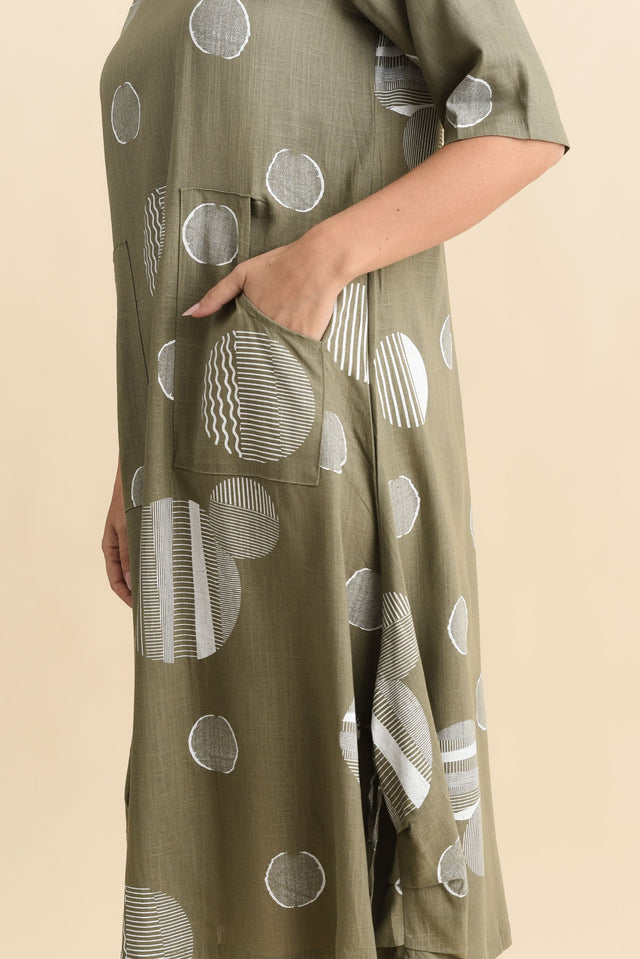 Hailee Olive Spot Linen Cotton Dress,Brunette model,alt text|model:MJ image 6