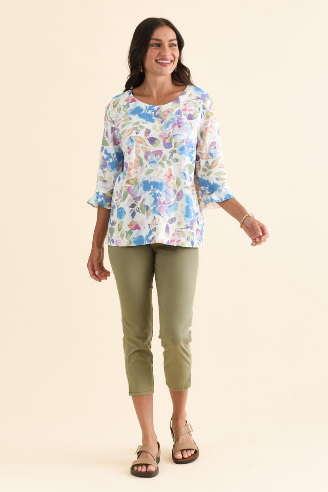 Hartley Blue Bloom Linen Blend Top,Full Body,Brunette model,alt text|model:Brontie image 6