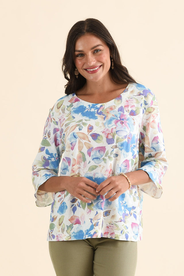 Hartley Blue Bloom Linen Blend Top,Front,Brunette model,alt text|model:Brontie