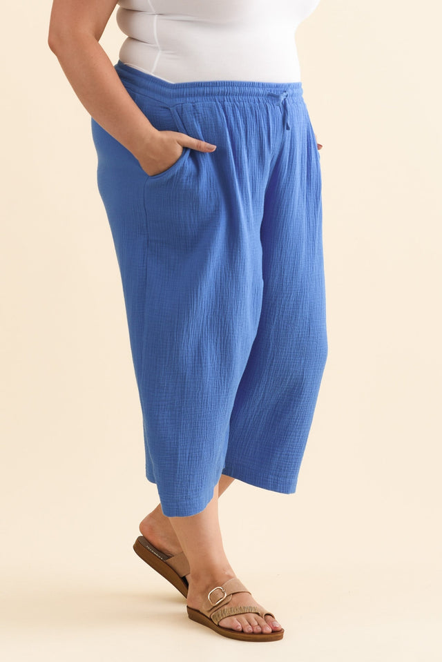 Harvey Cobalt Cotton Cheesecloth Cropped Pants,Brunette model,alt text|model:Gabby image 11