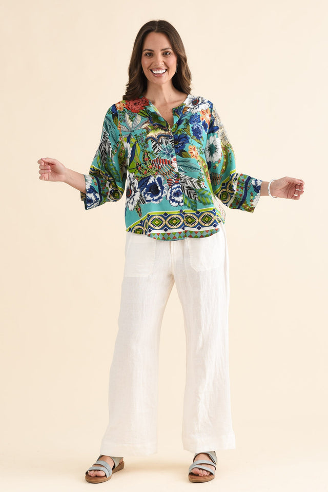 Hastings Green Floral Top,Full Body,Brunette model,alt text|model:MJ image 6