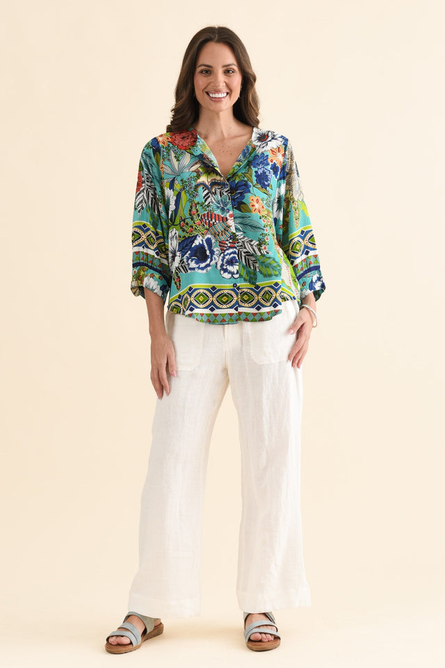Hastings Green Floral Top,Full Body,Brunette model,alt text|model:MJ image 2