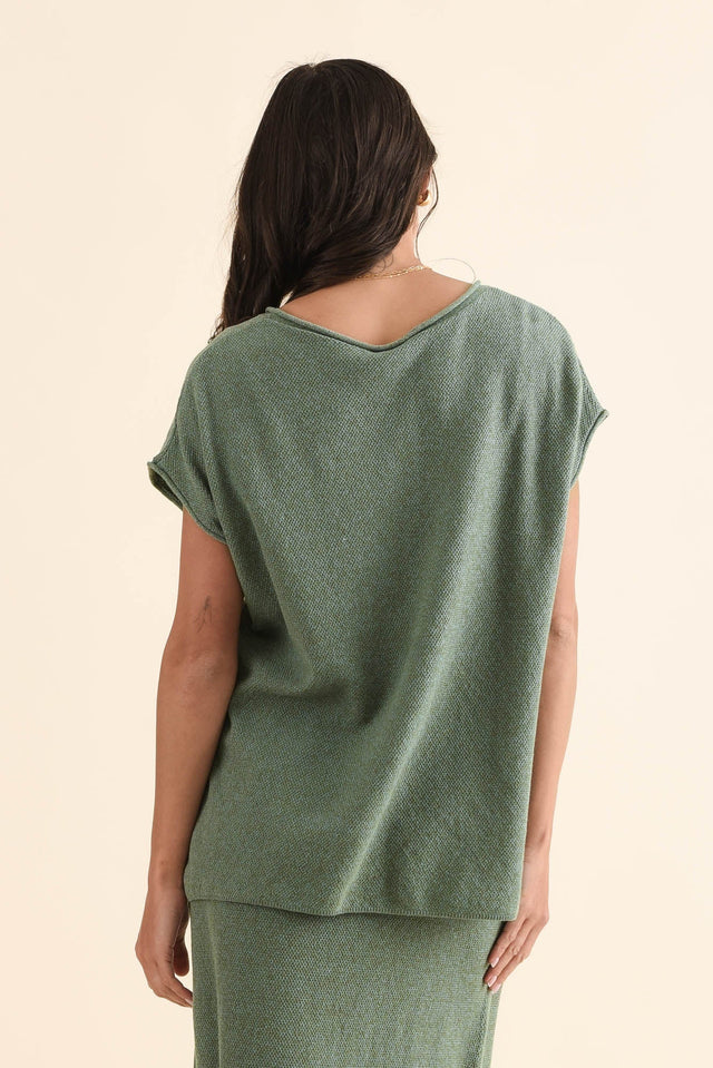 Henna Green Cotton Tee,Back,Brunette model,alt text|model:Brontie image 4