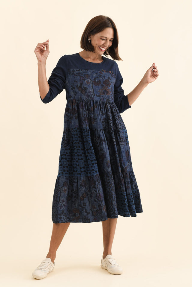 alt text|model:Cara image 2