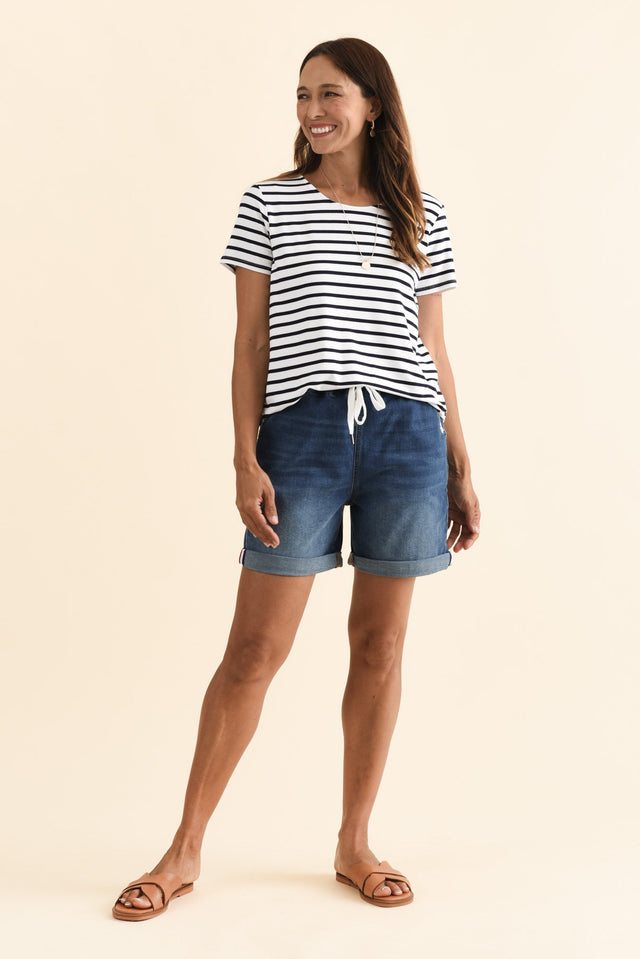 alt text|model:Cara image 8