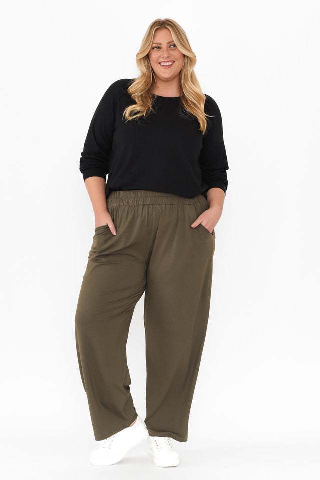 alt text|model:Caitlin image 8