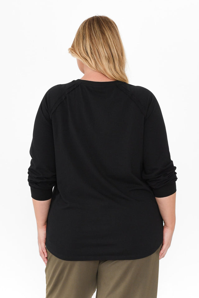 alt text|model:Caitlin image 10