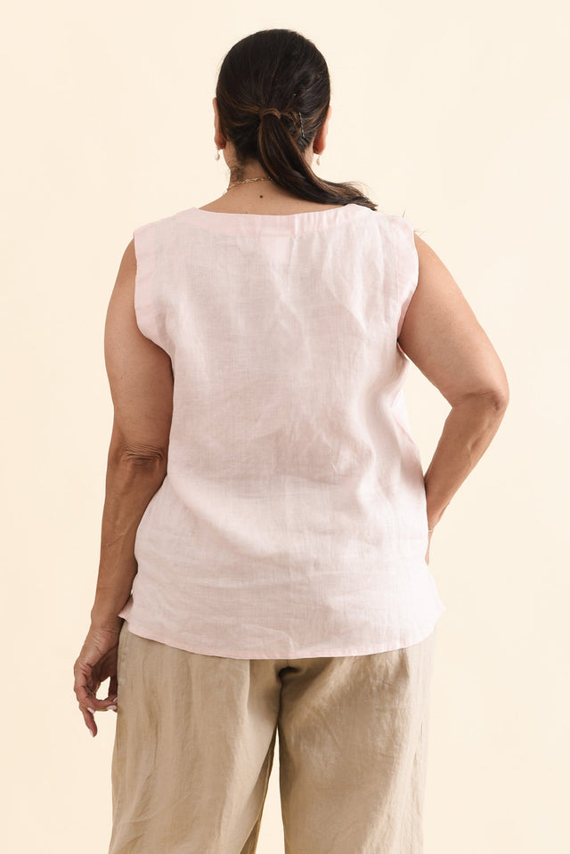 Inez Blush Linen Tank,Back,Brunette model,alt text|model:Pilita image 11