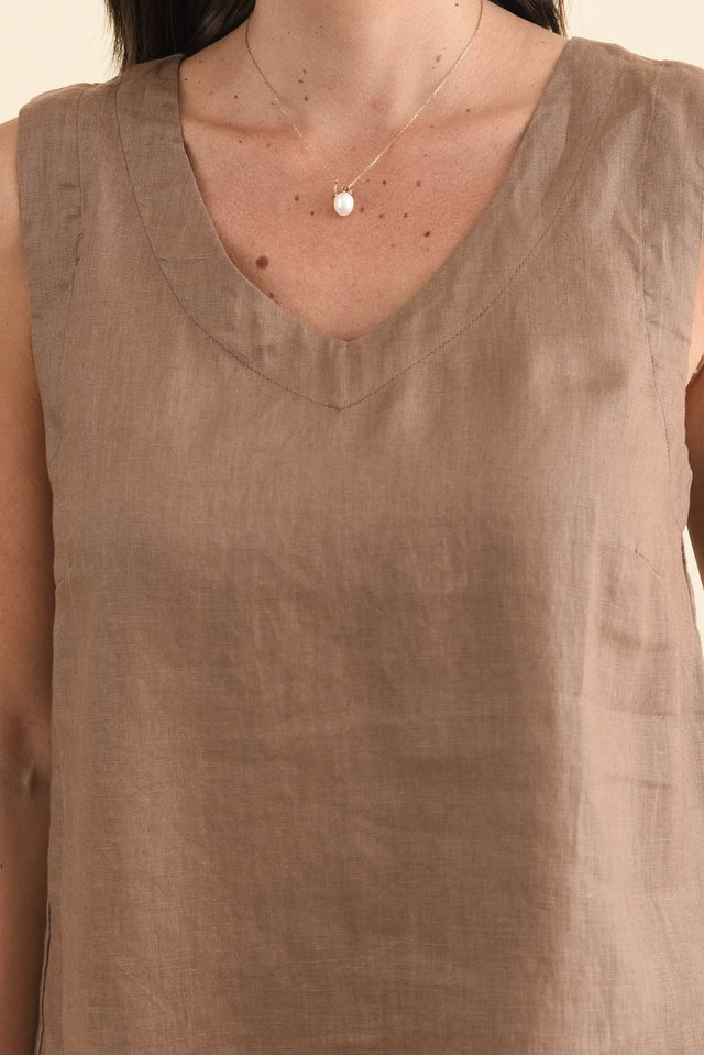 Inez Mocha Linen Tank,Brunette model,alt text|model:MJ image 5
