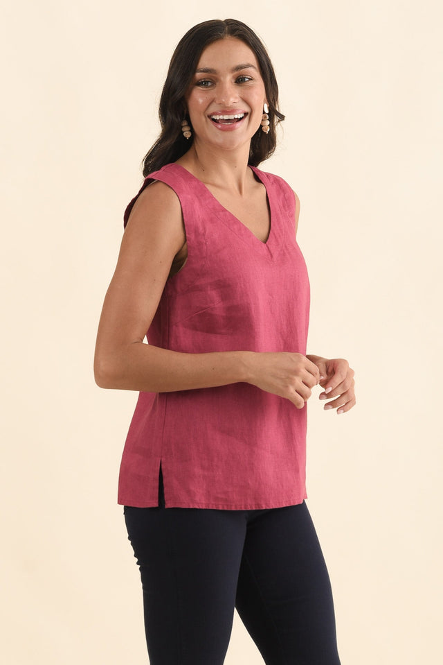Inez Pink Linen Tank,Brunette model,alt text|model:Brontie image 4