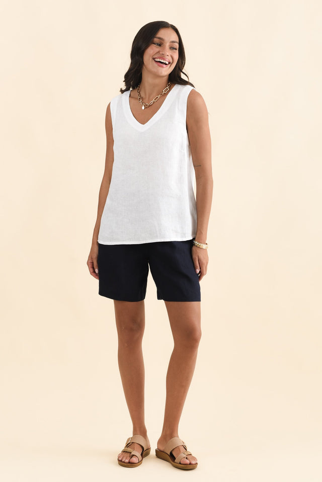 Inez White Linen Tank,Brunette model,alt text|model:Brontie image 8