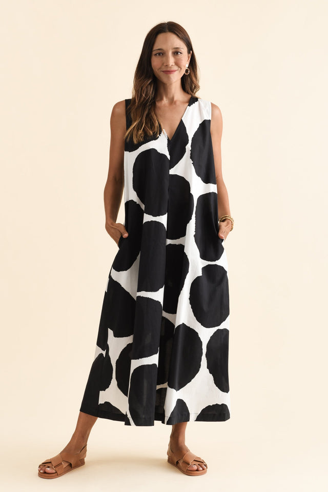 alt text|model:Cara image 4