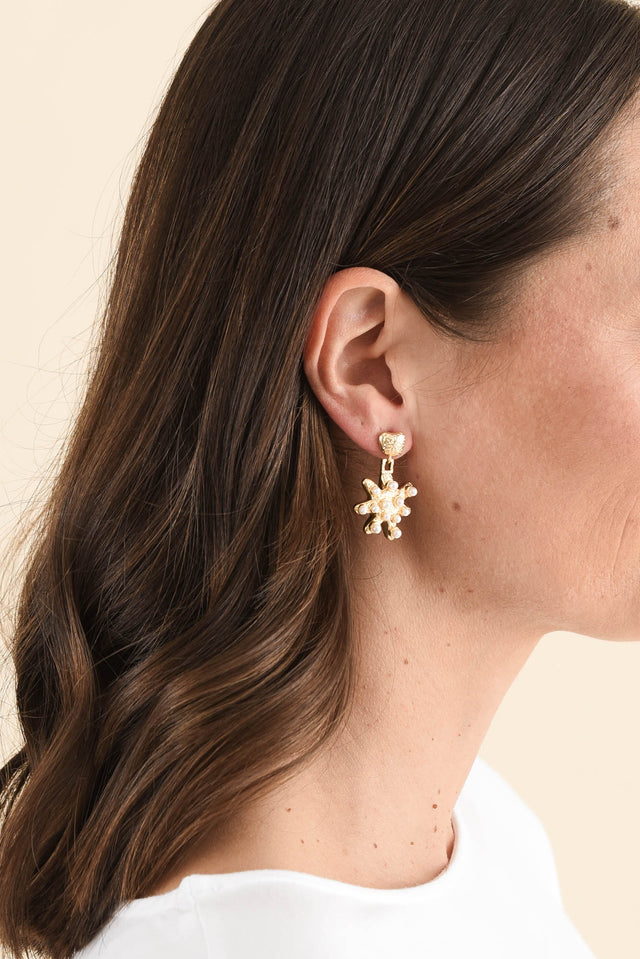 Ithica Gold Star Pearl Earrings