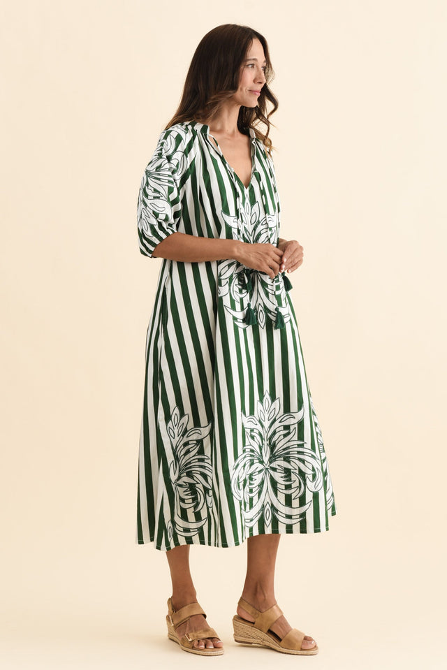 alt text|model:Cara image 3