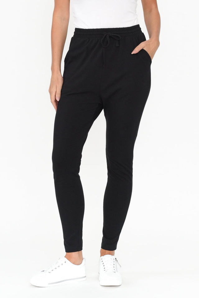 Jade Black Slouch Pants length_Full rise_High print_Plain colour_Black PANTS   alt text|model:MJ;wearing:8