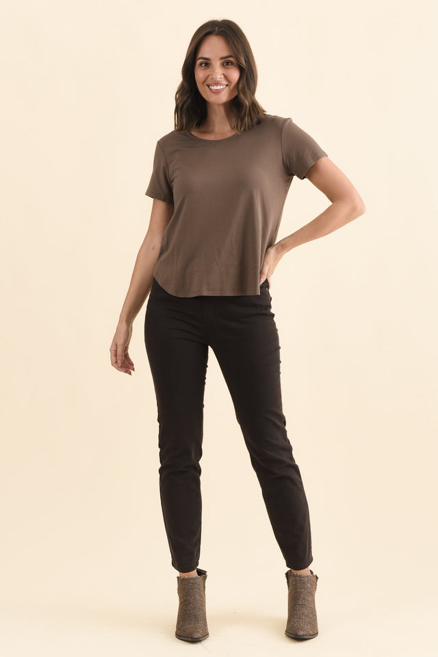 Janis Chocolate Bamboo Tee,Brunette model,alt text|model:MJ image 3