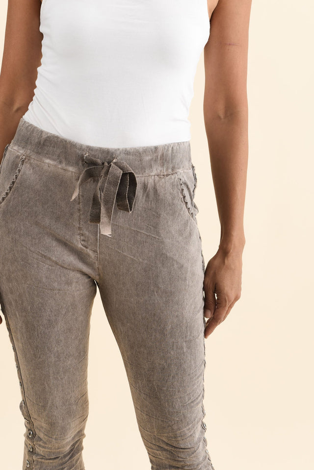 Jaya Mocha Drawstring Pants,Brunette model,alt text|model:Cara image 6